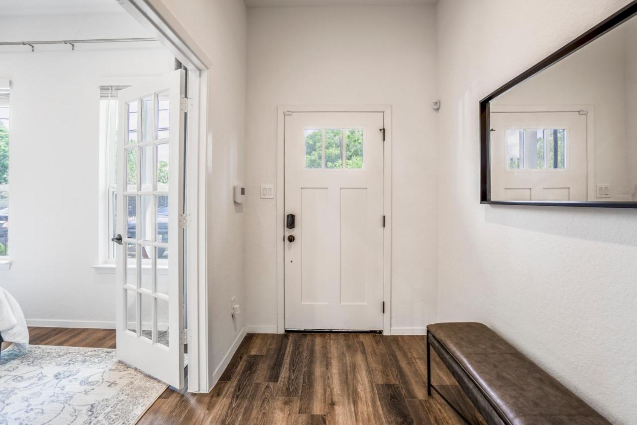 Сasa de vacaciones Luxury Gated 4bds 3 Full Baths 5 Tvs King 7min To Downtown Houston