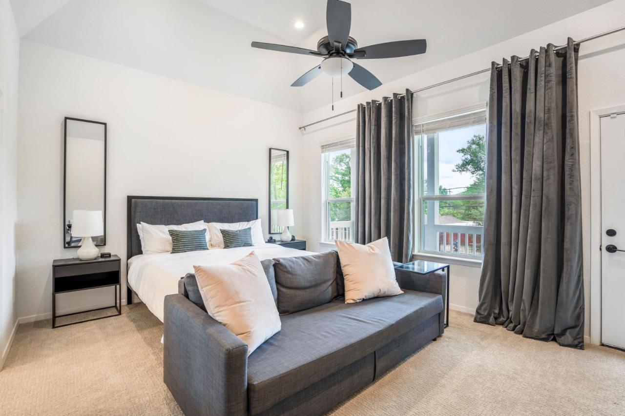 Luxury Gated 4bds 3 Full Baths 5 Tvs King 7min To Downtown Сasa de vacaciones