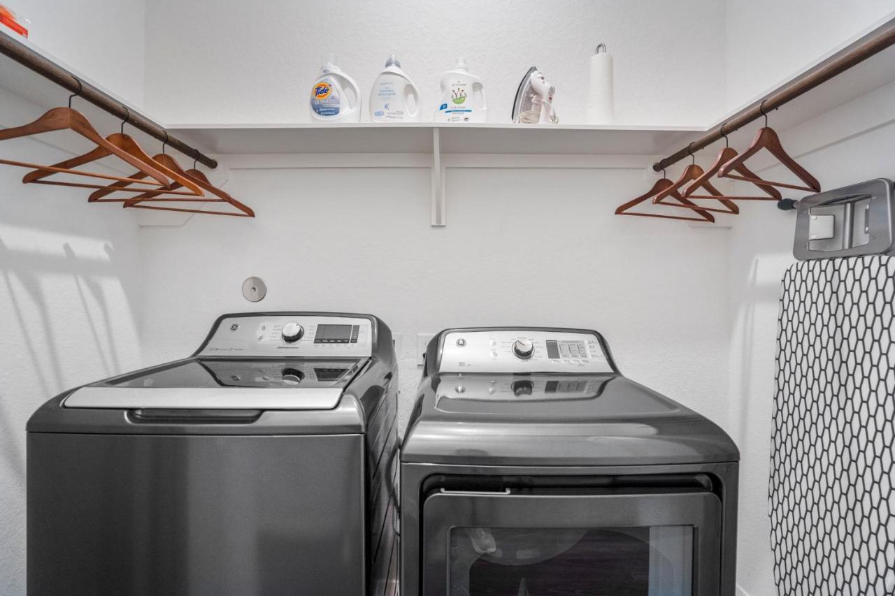 Luxury Gated 4bds 3 Full Baths 5 Tvs King 7min To Downtown Сasa de vacaciones Houston